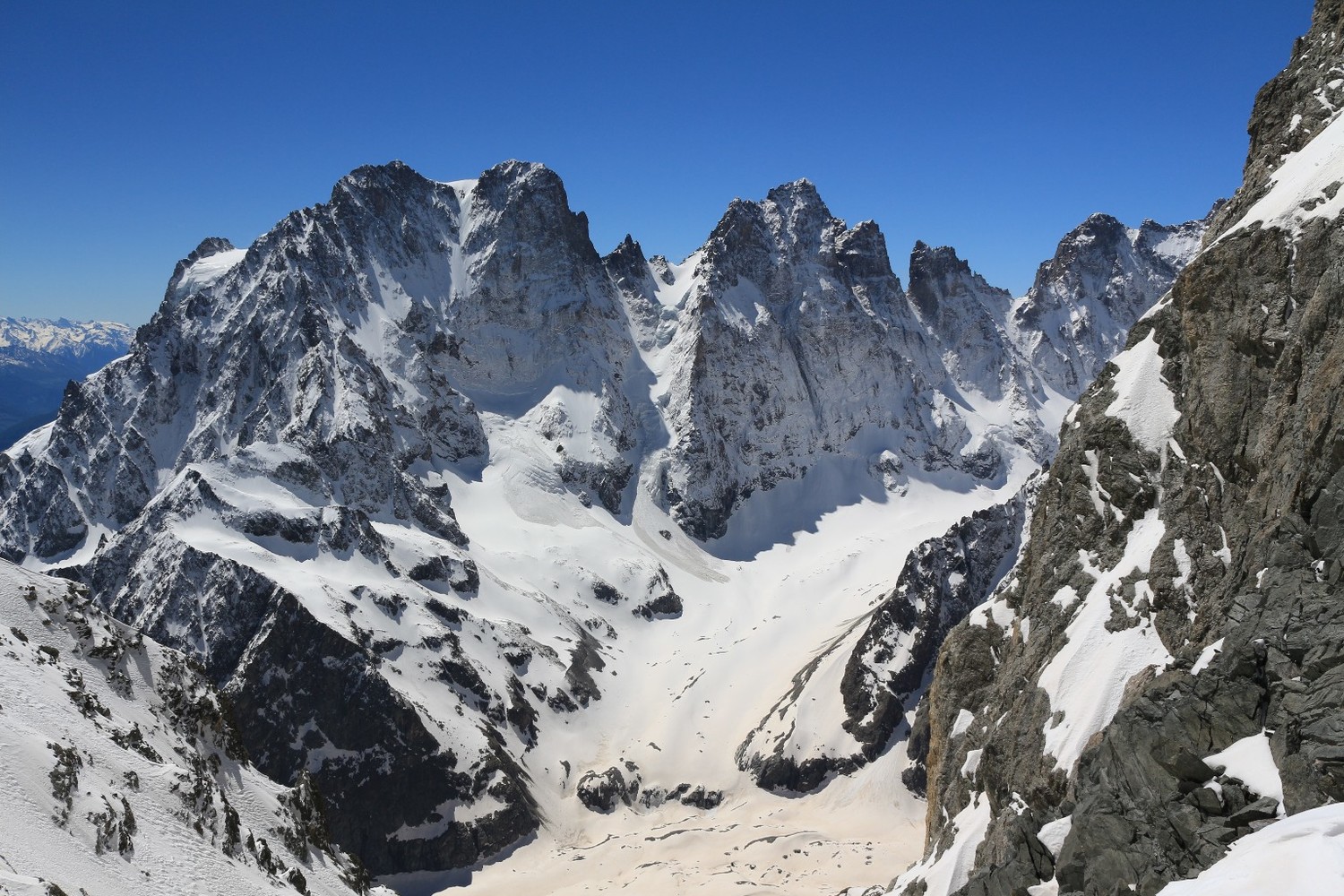 Mont Pelvoux, Pic Sans Nom et Coup de Sabre, vus du Col de la Grande Sagne