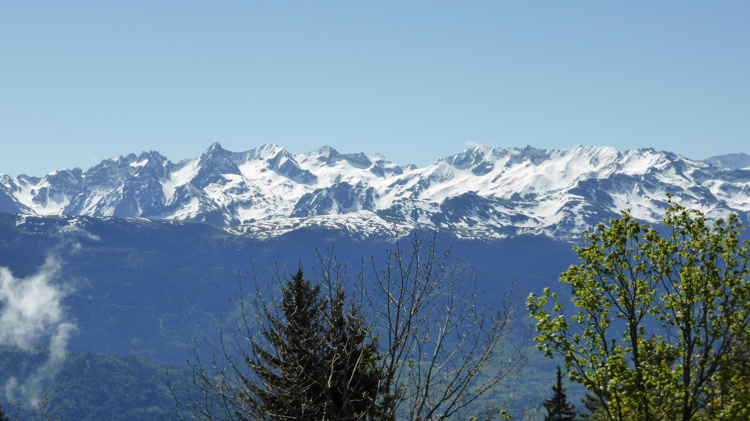 Belledonne encore bien enneigée