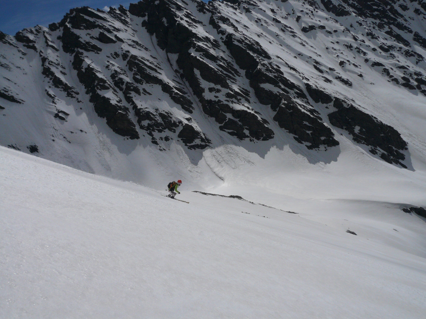 Descente de la Roche de Courousset, plantée au milieu du bout du vallon