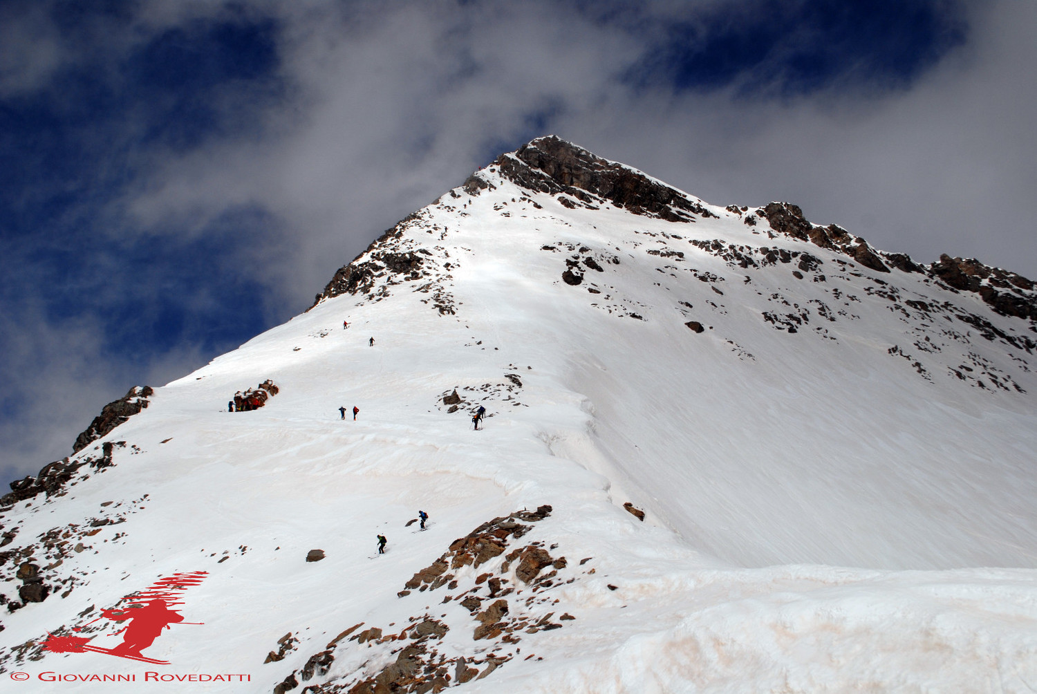 La cima del Pizzo Tambò 3279m negli ulii 100m di dislivello