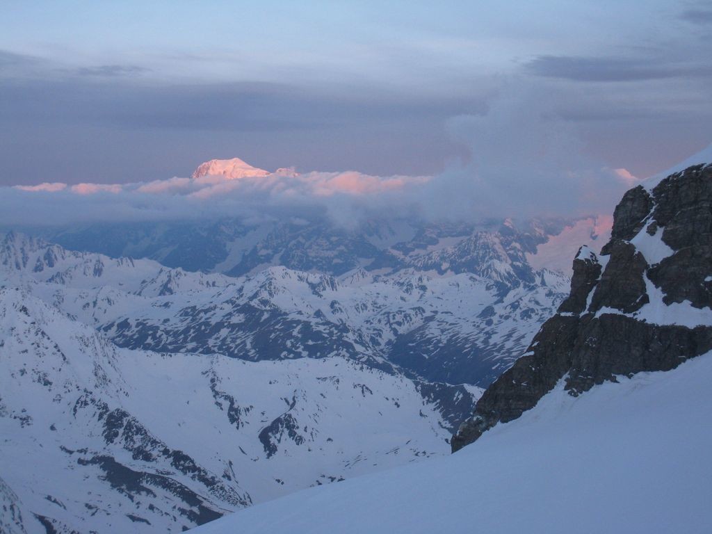 Au Col du Sonadon, lever de soleil sur le Mont Blanc