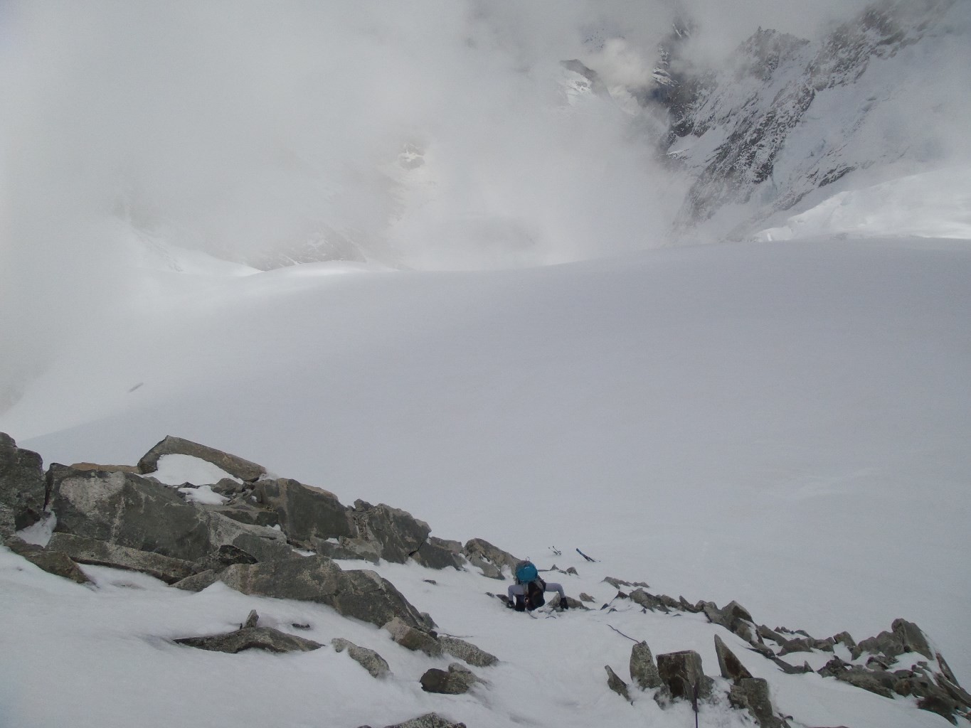 Pente au-dessus du dépôt des skis, sous le sommet SE