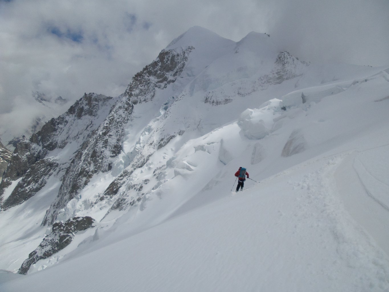 En haut du Beichgletscher, vue sur le Nesthorn