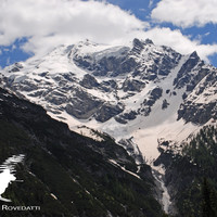L'Ortles 3905m  con parte dell'itinerario sciistico dalla strada dello Stelvio