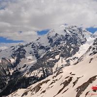 L'Ortles 3905m  con parte dell'itinerario sciistico dalla strada dello Stelvio