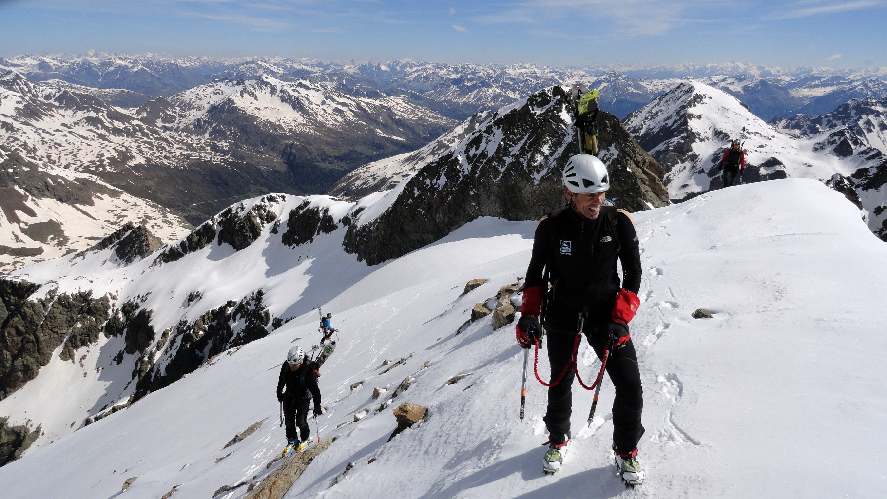 cima-viola-per-la-parete-nw-e-discesa-per-il-versante-nw-e-la-val