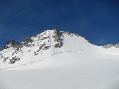 Tête blanche (3'421 m), Petite Fourche (3'512 m) au fond à gauche. Tête blanche (3'421 m), Petite Fourche (3'512 m) au fond à gauche.