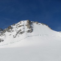 Tête blanche (3'421 m), Petite Fourche (3'512 m) au fond à gauche.