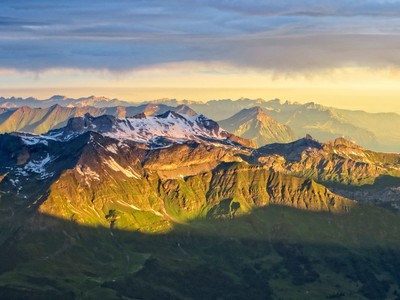 Lever de soleil sur les Bernoises Lever de soleil sur les Bernoises