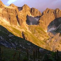 Pointe de Leschaux (droite) et les Aiguilles de Bochor plus à gauche