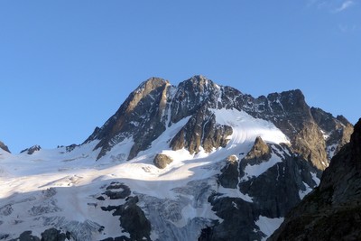 La veille depuis le refuge, derniers rayons sur le pilier