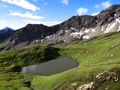 Lac des Merdeux le lendemain, espoir d'une belle journée Lac des Merdeux le lendemain, espoir d'une belle journée