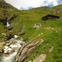 Refuge du Prariond en rive G du ruisseau du Niolet