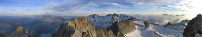 Panorama depuis le sommet du Néouvielle avec noms de quelques sommets