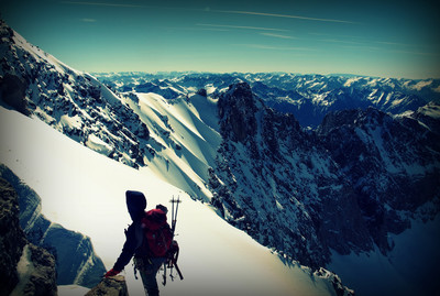 Aneto : Sortie du couloir Estasen sur l'aiguille de Daviu Aneto : Sortie du couloir Estasen sur l'aiguille de Daviu