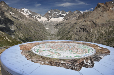 Le Rateau et la Meije, depuis la tête de la Maye Le Rateau et la Meije, depuis la tête de la Maye