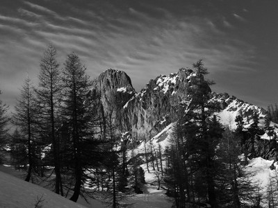 Cirrus sur la route du Pic Ombière Cirrus sur la route du Pic Ombière