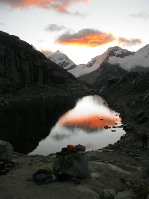 Couleurs naturelles sur la moraine du Yanapaqcha Couleurs naturelles sur la moraine du Yanapaqcha