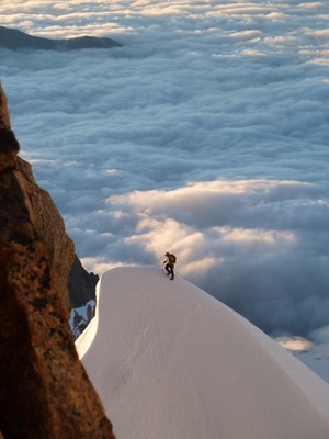 cordée au petit matin peu avant l'androsace cordée au petit matin peu avant l'androsace