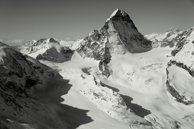 Dent Blanche vue de l'arête du blanc de Moming Dent Blanche vue de l'arête du blanc de Moming
