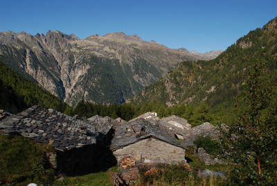 Il borgo di Avero 1678m Il borgo di Avero 1678m