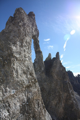 L'aiguille percée de profil L'aiguille percée de profil
