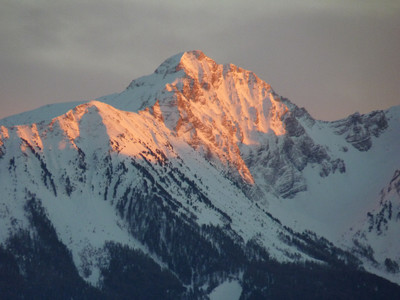 face Ouest du Pouzenc prise de la maison de Réallon. face Ouest du Pouzenc prise de la maison de Réallon.