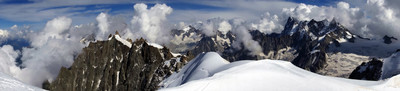 Tumulte nuageux à l'Aiguille du Midi Tumulte nuageux à l'Aiguille du Midi