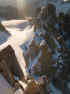 L'attaque de l'arête Forbes à l'Aiguille du Chardonnet L'attaque de l'arête Forbes à l'Aiguille du Chardonnet