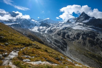 Suisse, Valais : le glacier de Moming. Suisse, Valais : le glacier de Moming.
