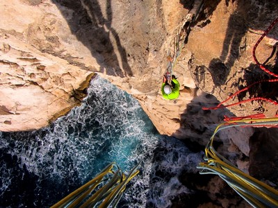 Escalade historique dans les Calanques : Le bidule. Escalade historique dans les Calanques : Le bidule.