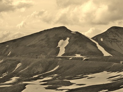 Course contre la montre engagée pour le skieur du Col de la Lombarde!! Arrivera-t-il au sommet avant la fonte ??!! Course contre la montre engagée pour le skieur du Col de la Lombarde!! Arrivera-t-il au sommet avant la fonte ??!!