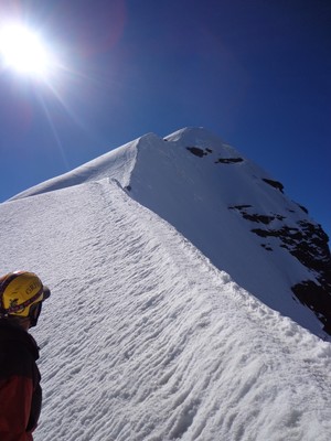 Arête SW Pequeño Alpamayo (Bolivie) Arête SW Pequeño Alpamayo (Bolivie)
