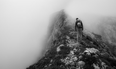 A la proue moussaillon! A la proue moussaillon!