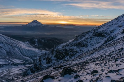 Volcan Sajama vu du flanc du Parinacota