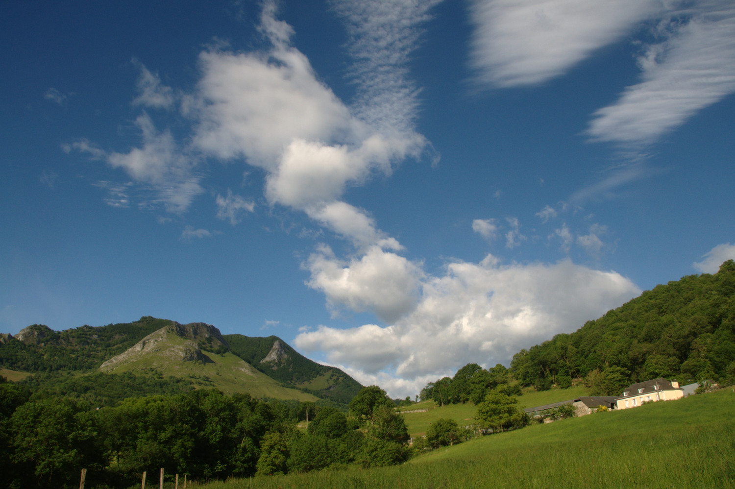 Le Pibeste depuis la ferme Coudet, en Batsurguère