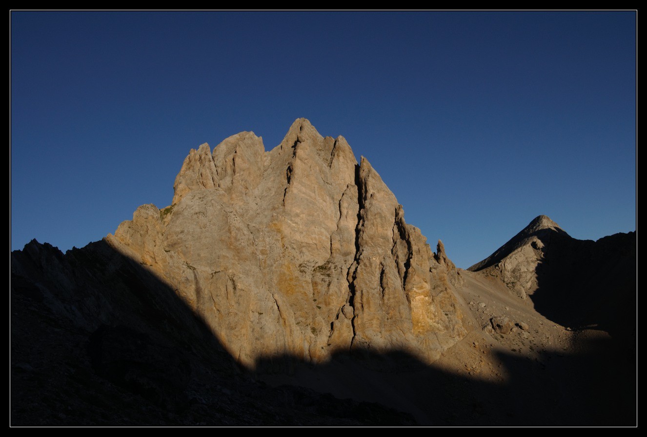 Pic d'Amoulat depuis le sentier du col de la pène Blanque