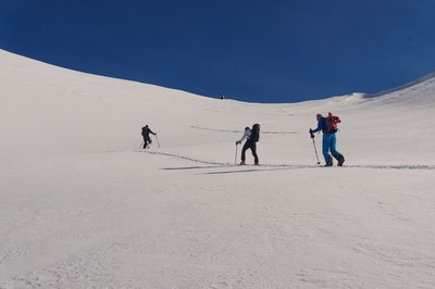 salendo verso la Bocchetta a Sud del mt Seleron salendo verso la Bocchetta a Sud del mt Seleron