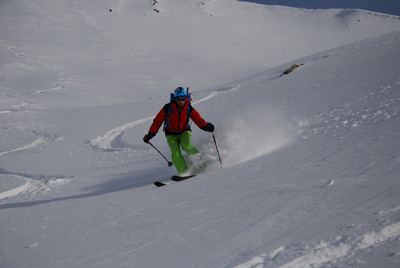 Valentino in azione su polverone FOTONICO delle Alpi Orobie Valentino in azione su polverone FOTONICO delle Alpi Orobie