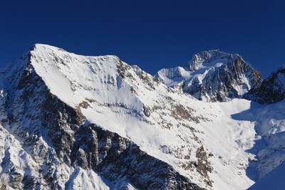 L'Aiguille de Venosc et la Roche de la Muzelle, au couchant