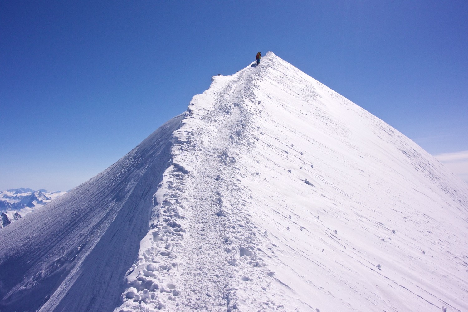 Le final de l'arête des Bosses.