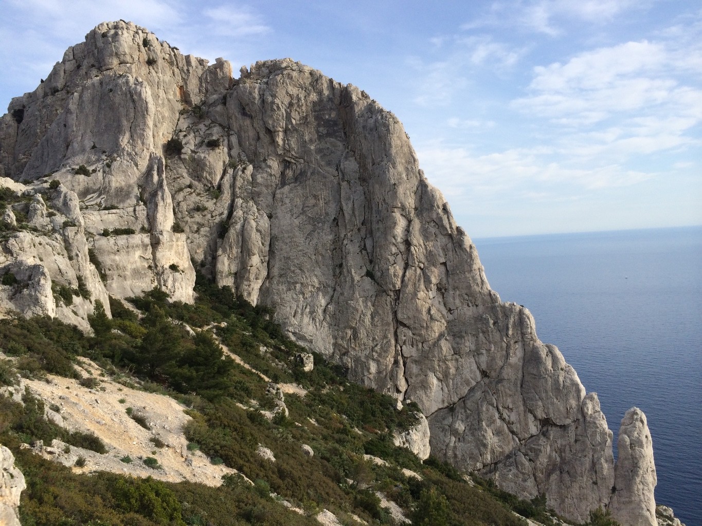 la voie vue du coté nord, le col de la candelle à gauche