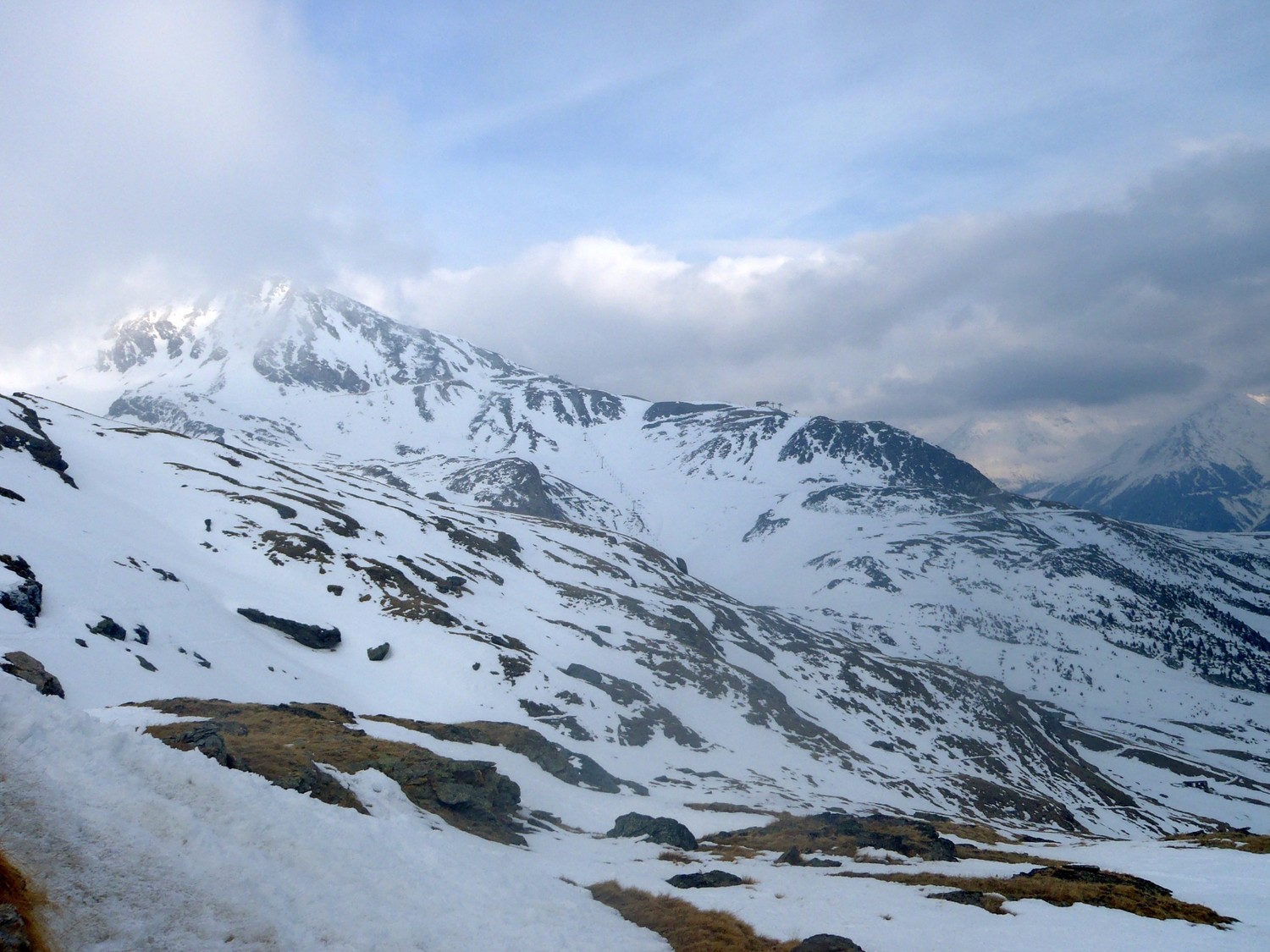 Depuis le refuge, vue sur la montée