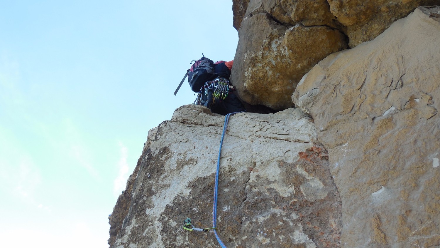 L3, faut pas monter dans la fissure, traversez de suite au niveau du spit a partir du relais. Erreur de ma part.
