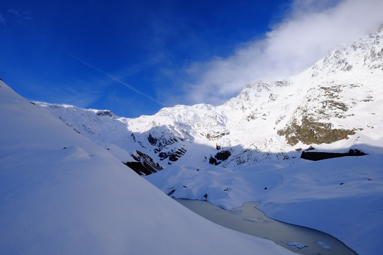 Pozza glaciale poco dietro al Rifugio Zamboni