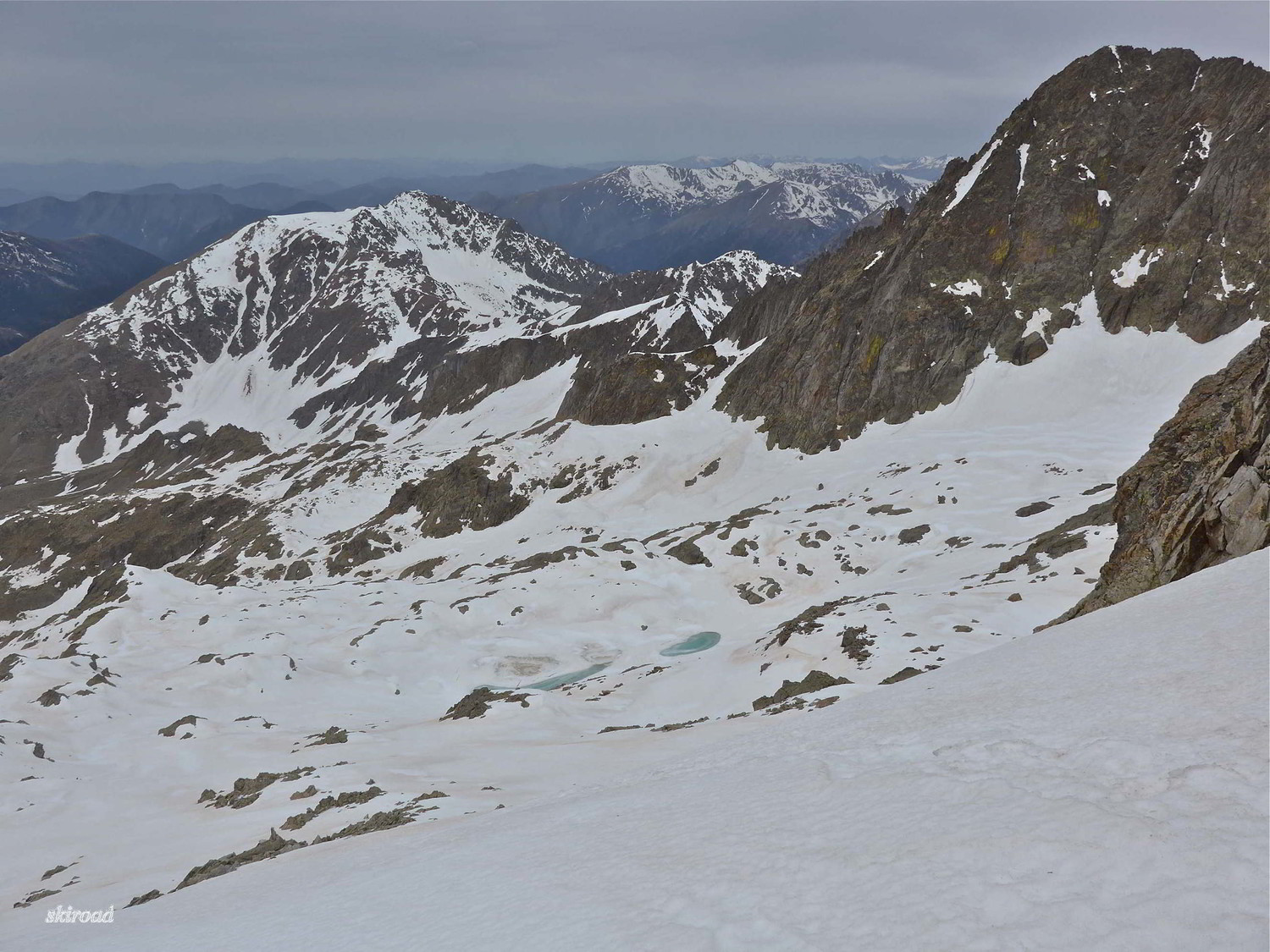 Le Lac Blanc est en train de dégeler, se sera ma descente.