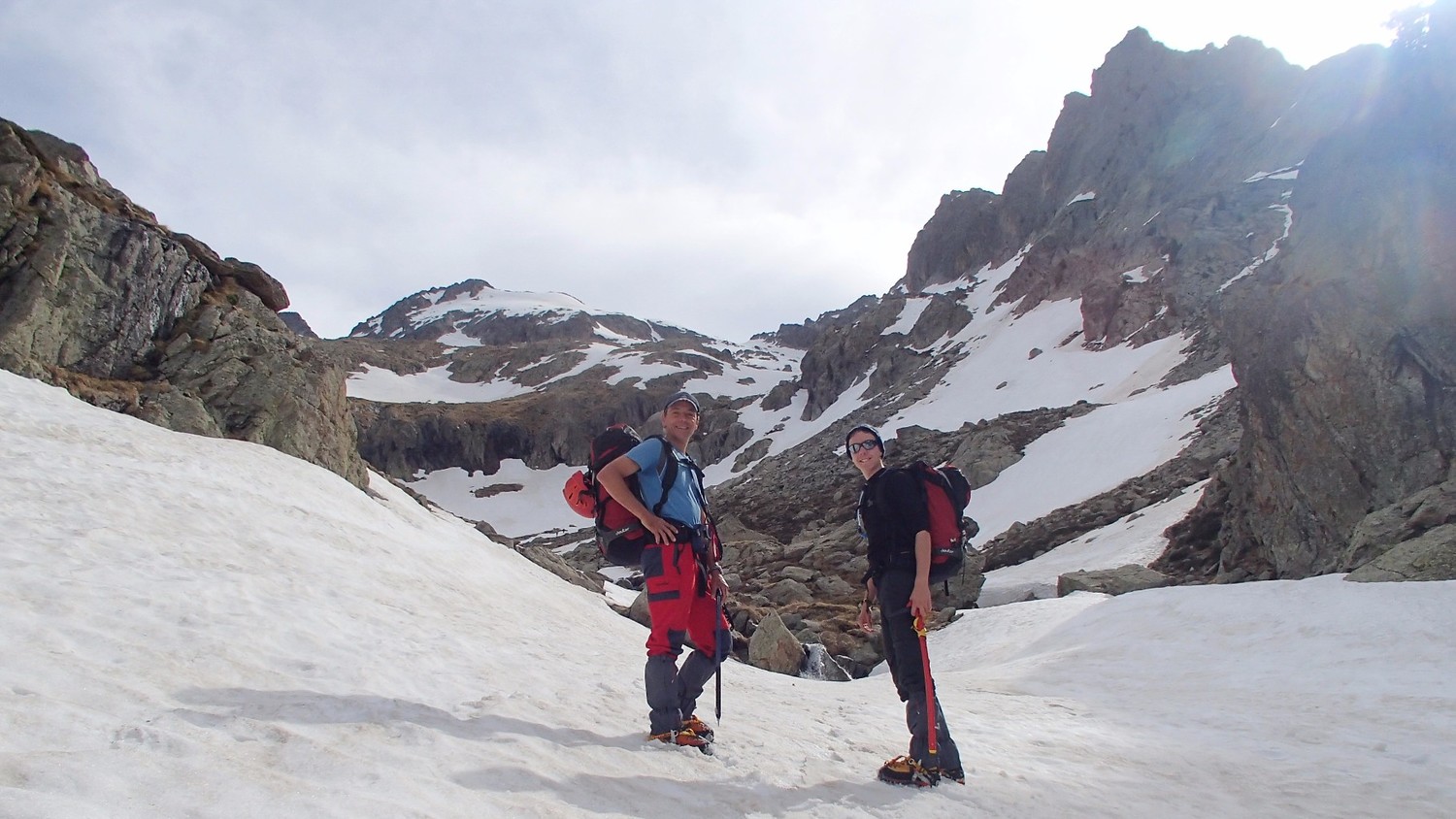 On touche la neige à 2100m