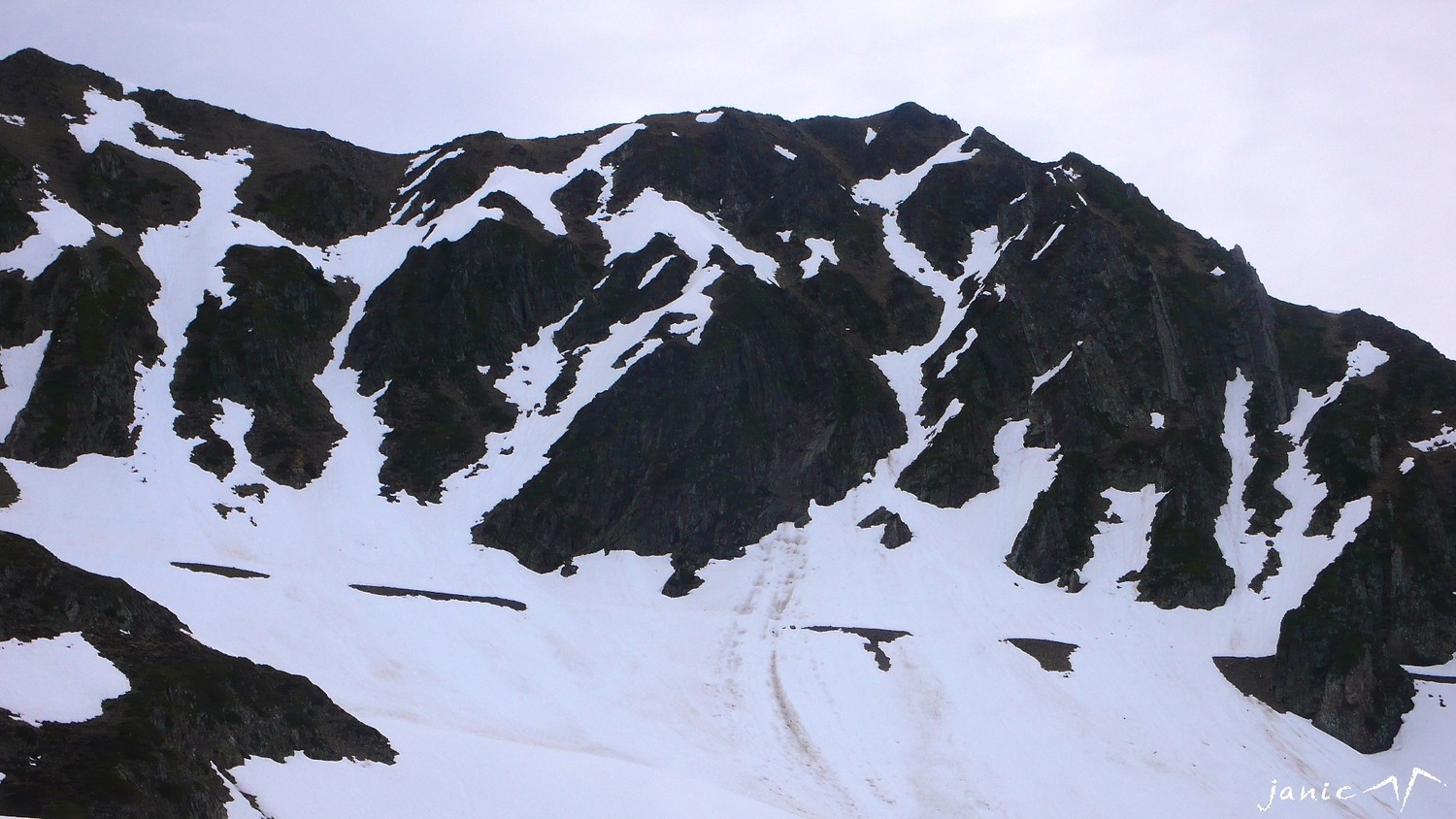 Pic du Tourmalet et un couloir en S