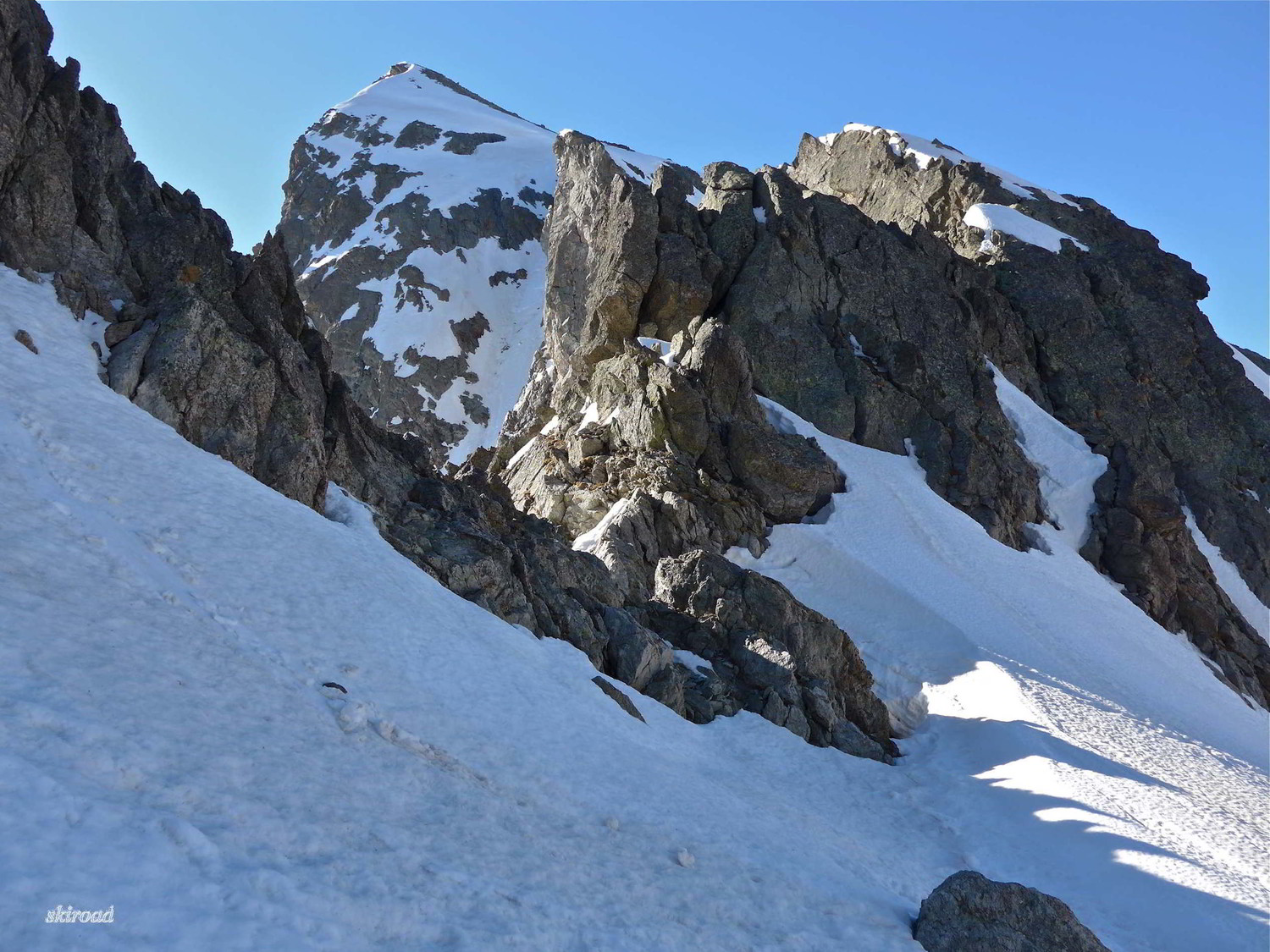 Le Pas W dominé par le Mt Clapier.