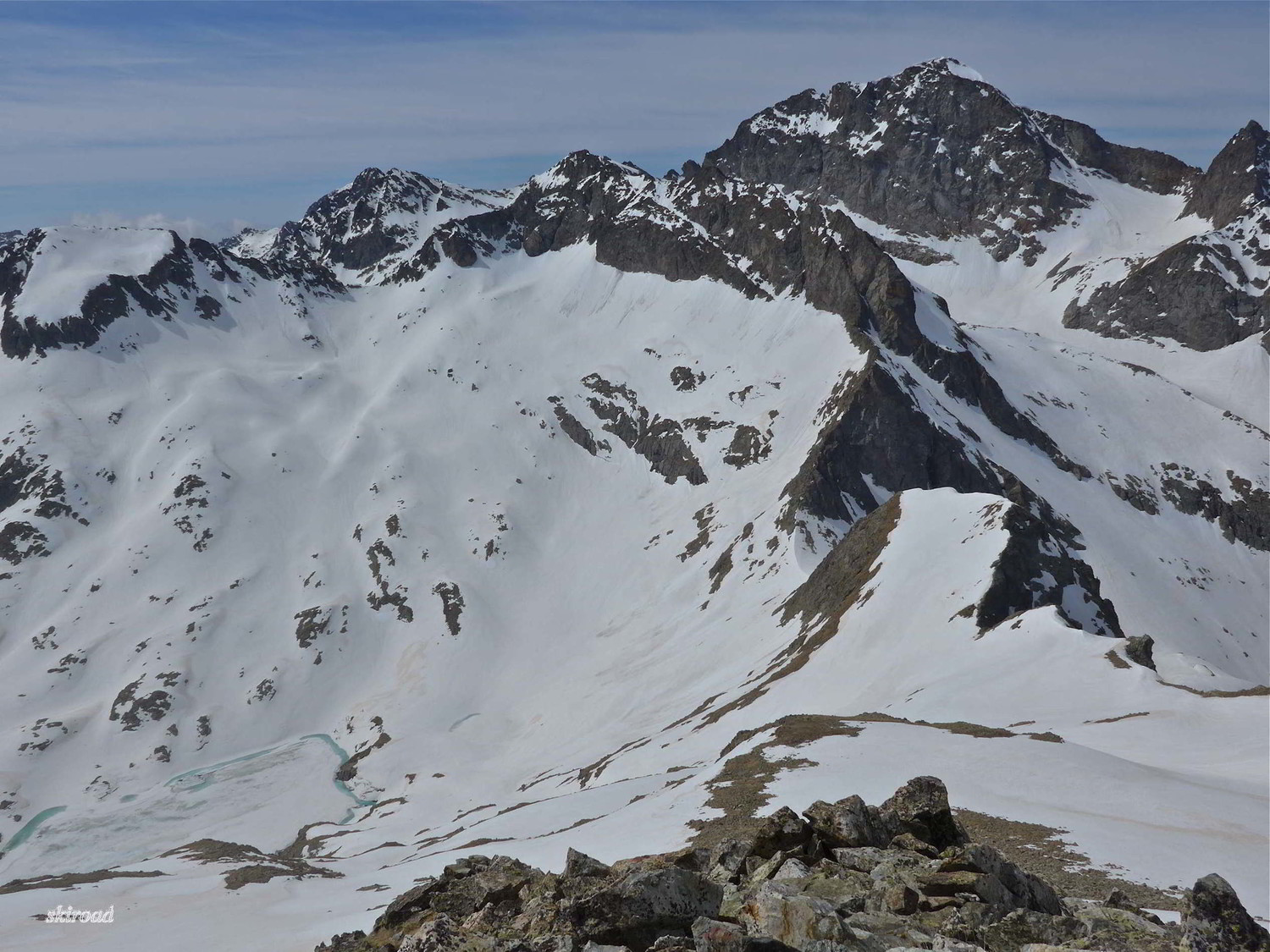 Le Collet de Charnassère, les Cimes Viglino et Cossato et le Pas de l'Agnel, à droite le Clapier et ma première descente.